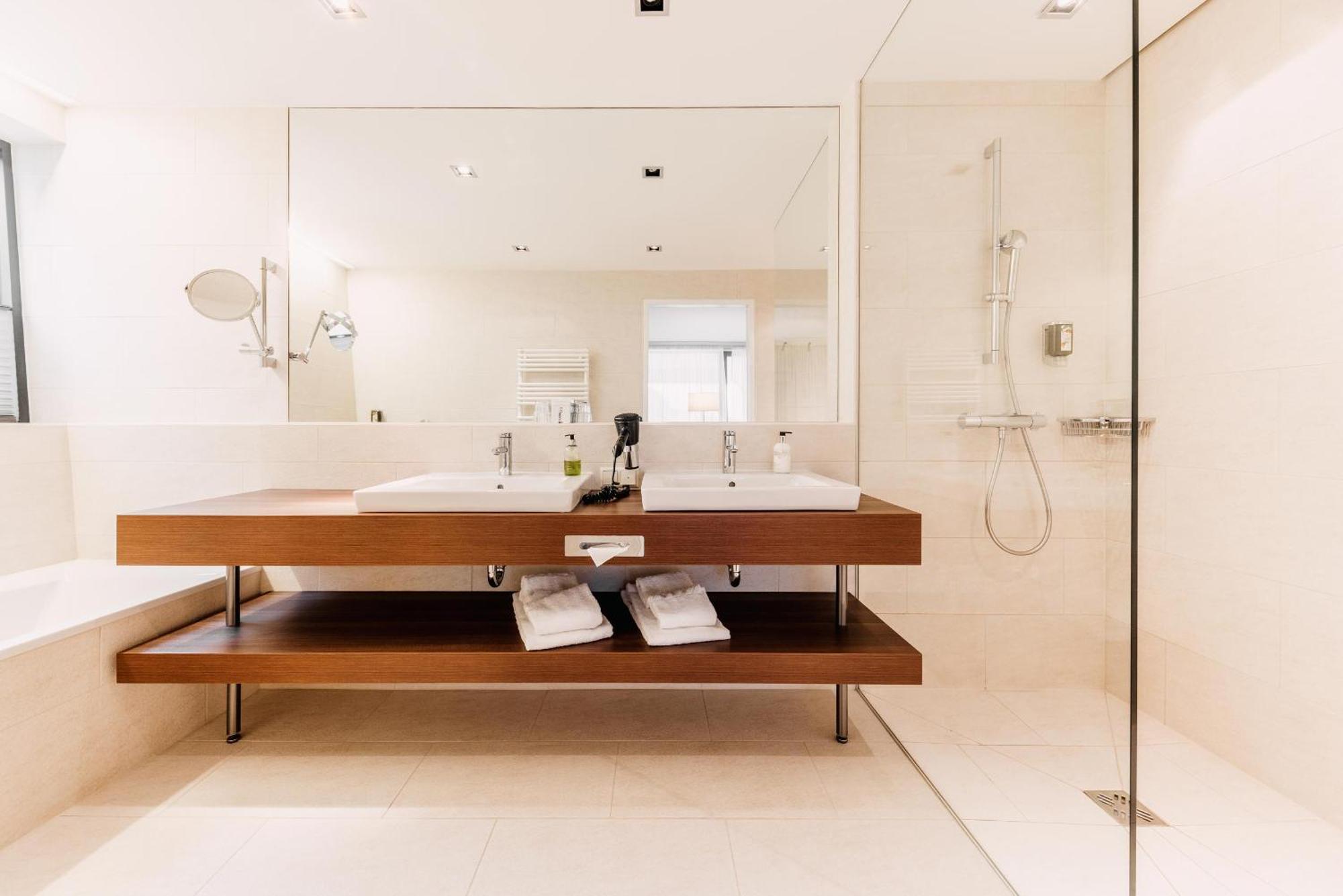Thermenhotel Karawankenhof Villach Eksteriør bilde